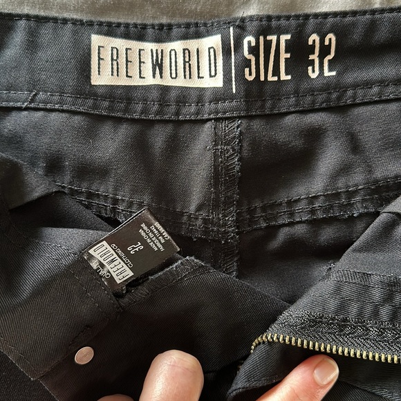 FREEWORLD Men’s Black Chino Bermuda Shorts Size 32 Cotton Blend - Picture 3 of 6